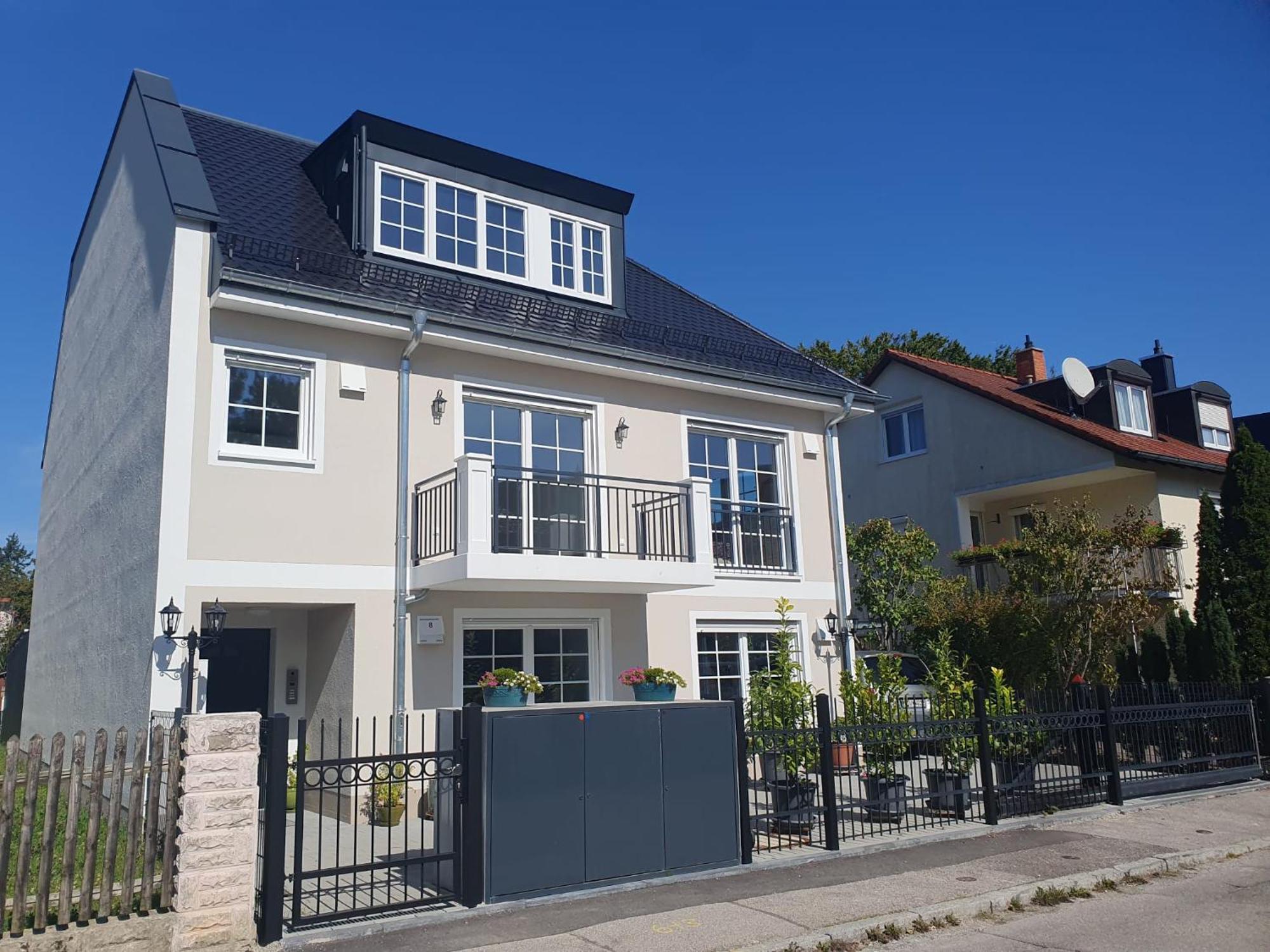 Apartment Exklusive Neubau Dachterrassenwohnung Mit Wohnungslift In Vierfamilienvilla *