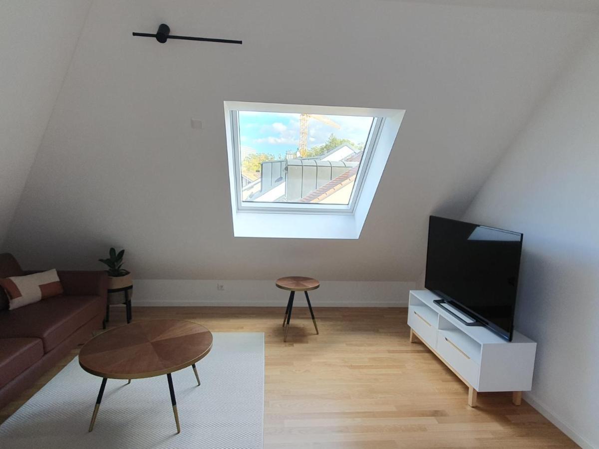 Exklusive Neubau Dachterrassenwohnung Mit Wohnungslift In Vierfamilienvilla *