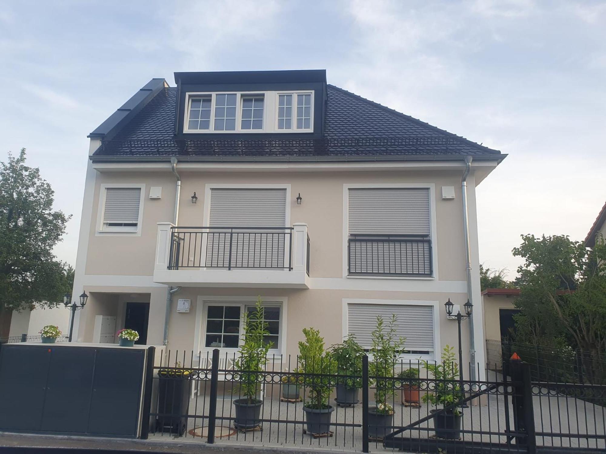 Apartment Exklusive Neubau Dachterrassenwohnung Mit Wohnungslift In Vierfamilienvilla *